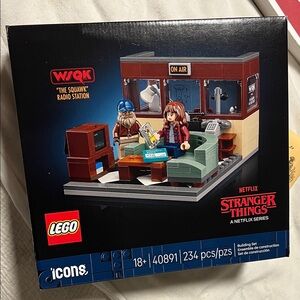 LEGO (40891) Stranger Things: WSQK
Radio Station Limited Edition